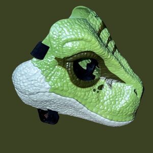 2018 Jurassic World Dino Escape Green Velociraptor Dinosaur Action Mask